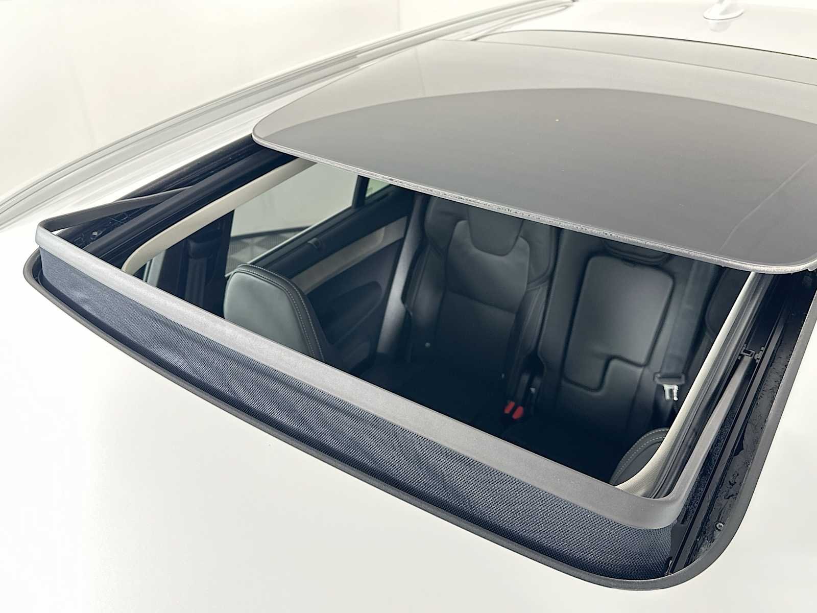 2025 Volvo XC90 Ultra - Photo 19