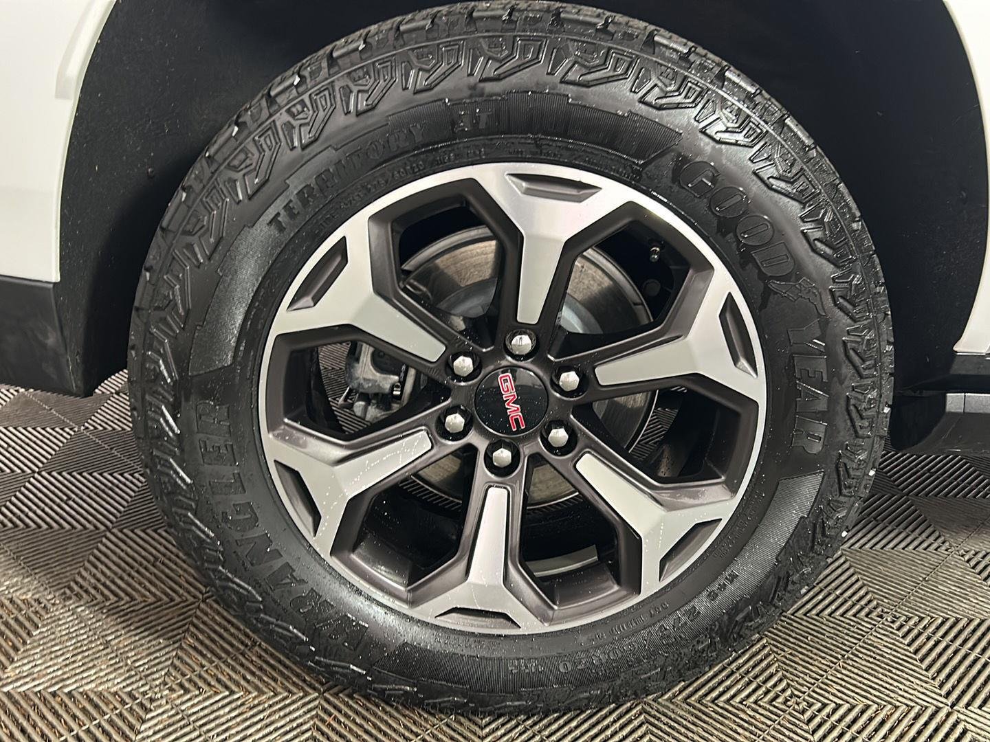 Used 2026 Summit White GMC AT4 Ultimate image 2