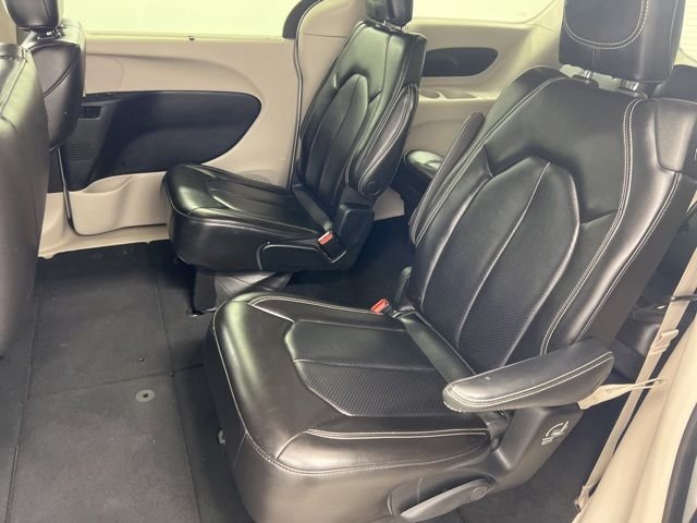 Used 2023 White Chrysler Touring L image 12