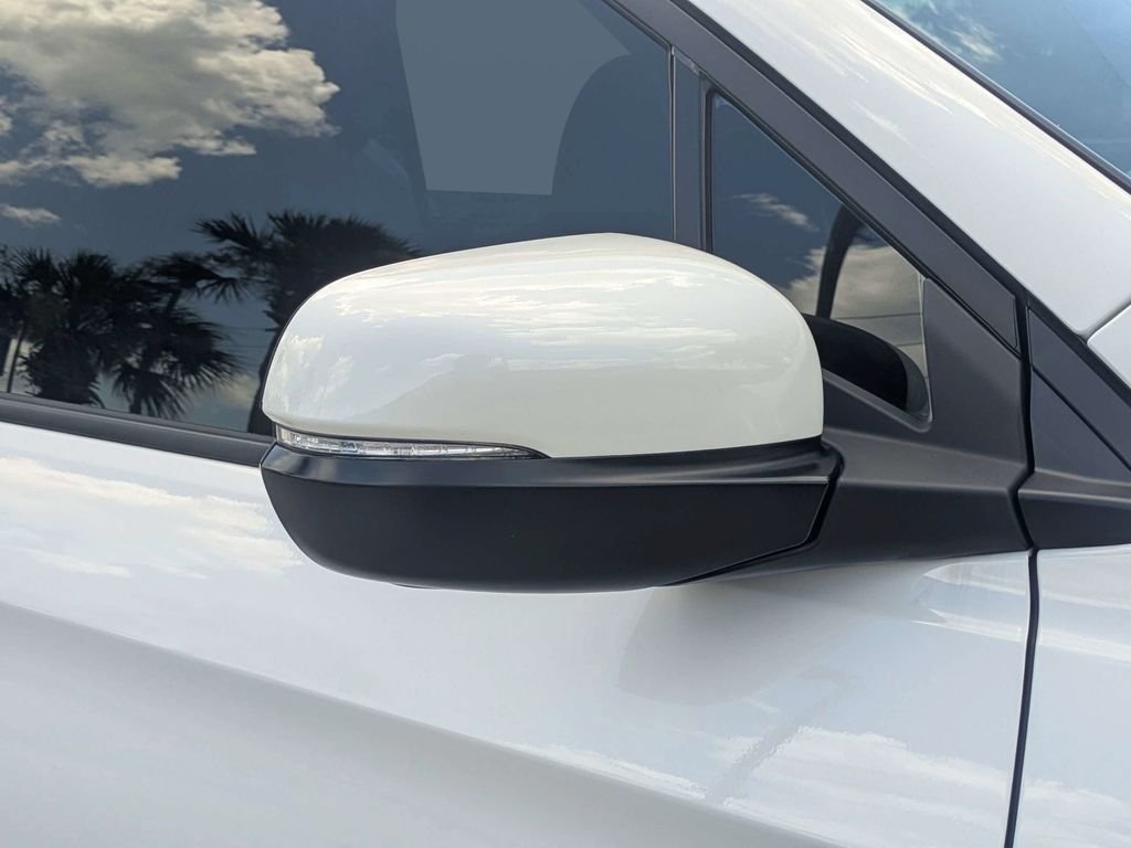 Used 2023 White Honda EX-L image 14