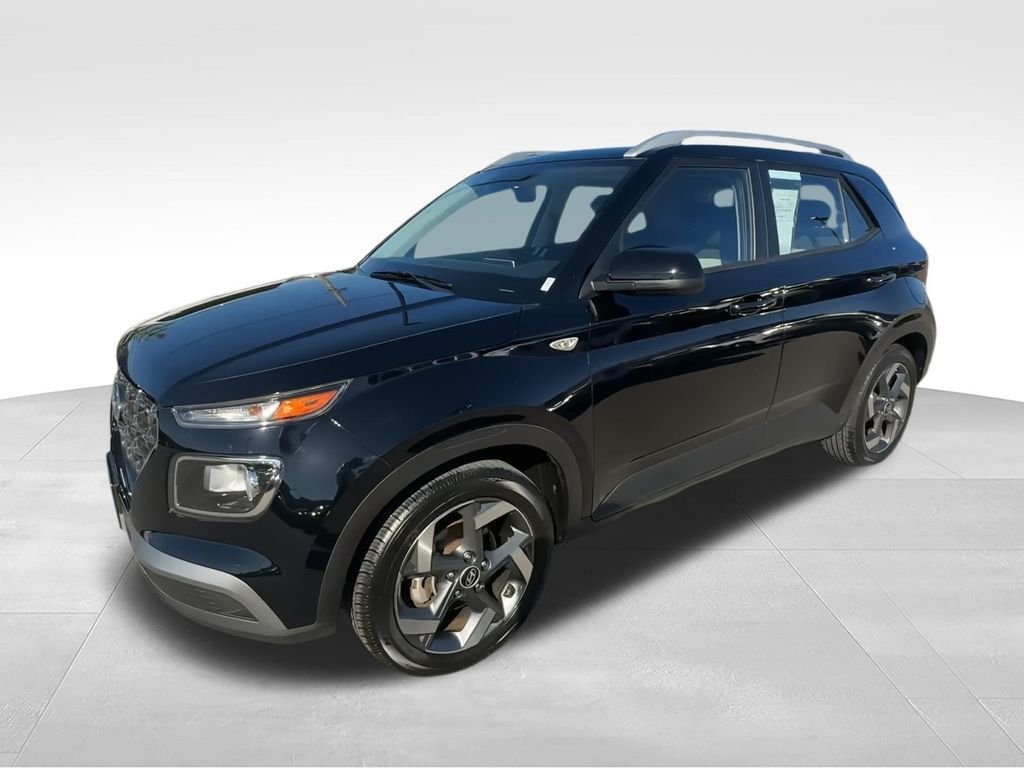 Used 2023 Black Hyundai SEL image 5