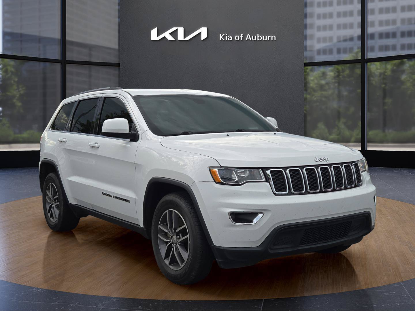 Used 2018 White Jeep Laredo E image 3
