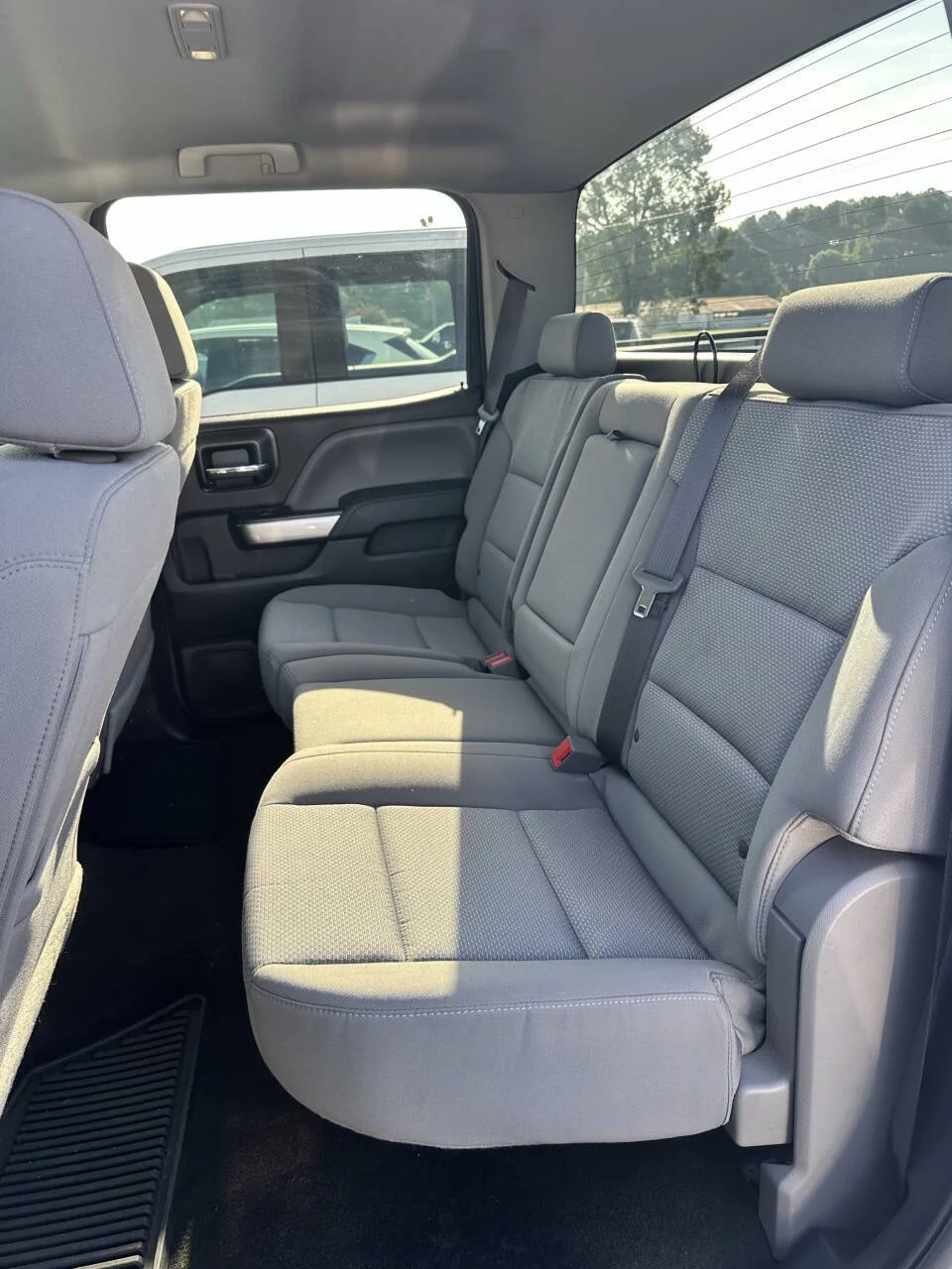 Used 2017 White Chevrolet LT 4x4 4dr Crew Cab 5.8 ft. SB image 4