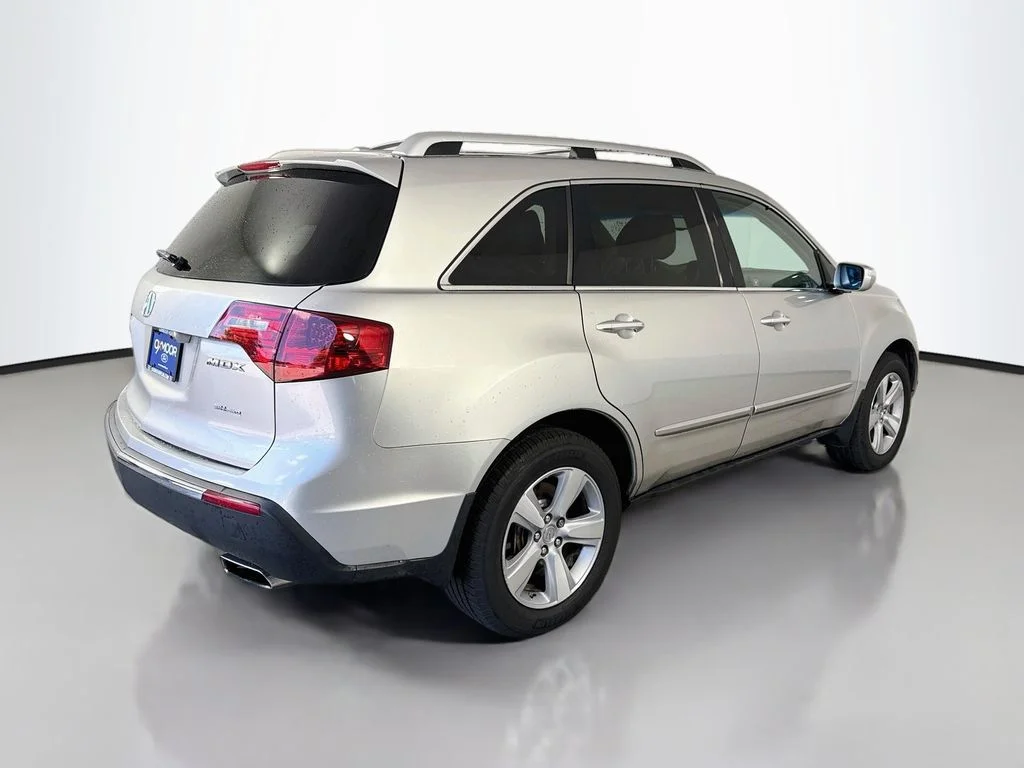 Used 2011 Silver Acura Tech/Entertainment Pkg image 13