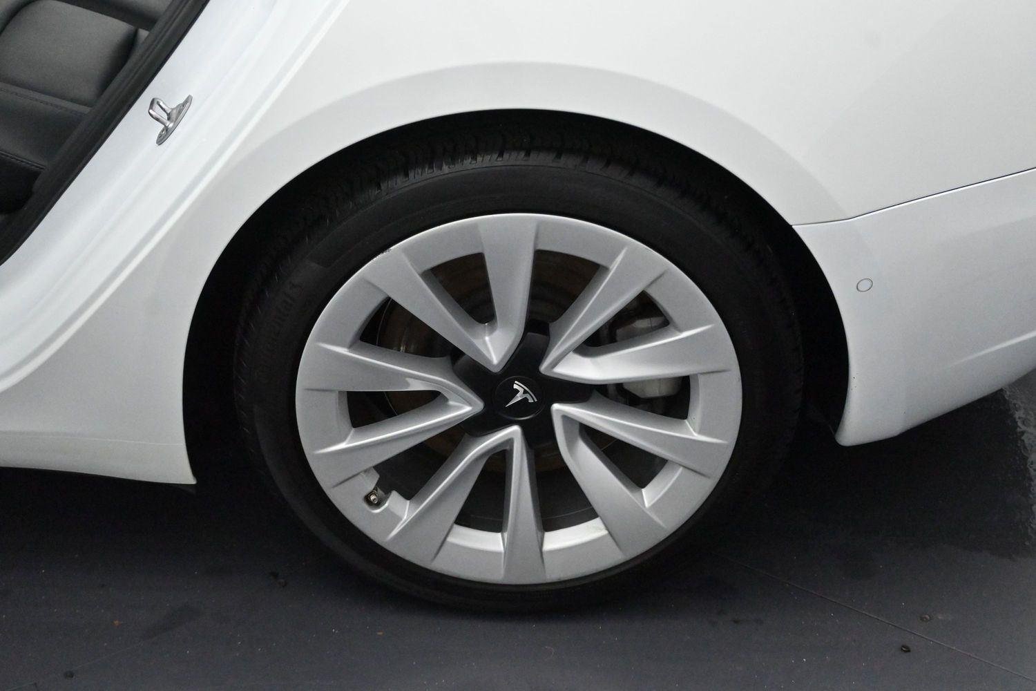 Used 2022 Pearl White Multi-Coat Tesla Base image 22