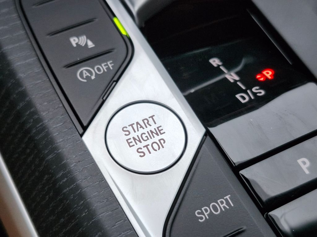 2026 BMW 3 Series 330i - Photo 26