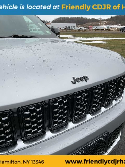 Used 2024 Silver Jeep Summit Reserve image 13