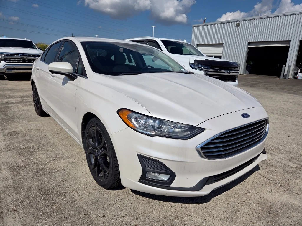 Used 2019 White Ford SE image 6