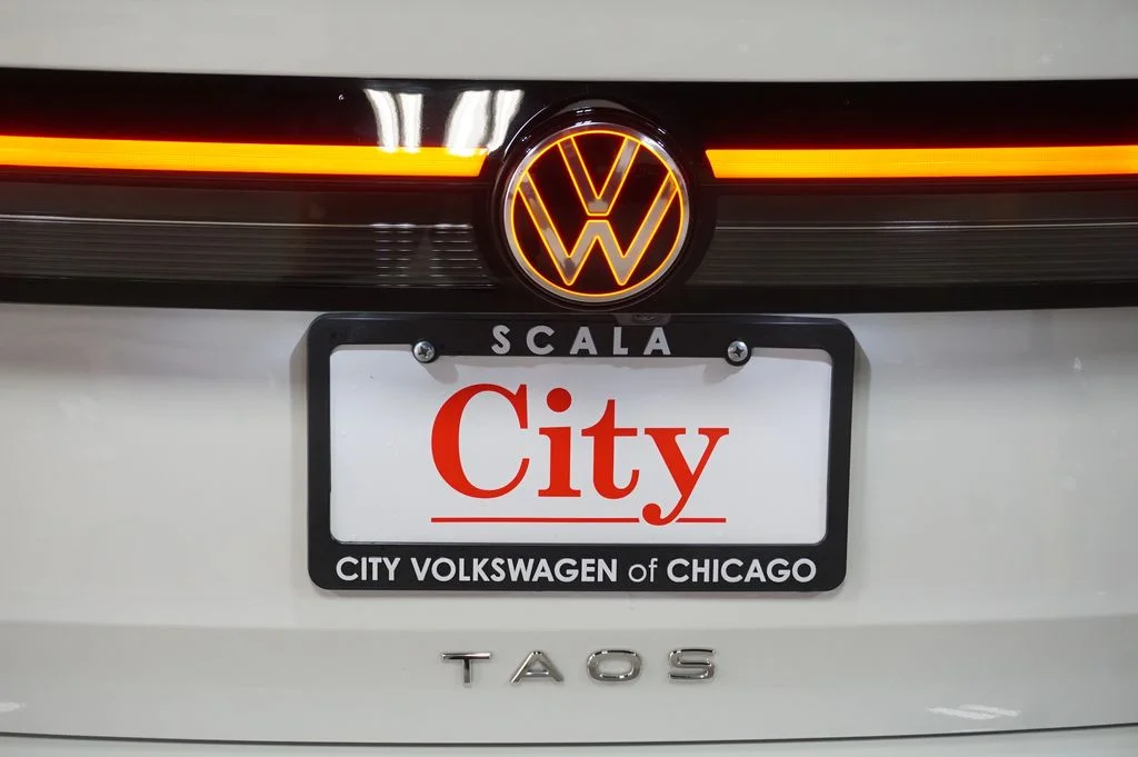 Certified Used 2025 Pure White Volkswagen 1.5T SE image 43