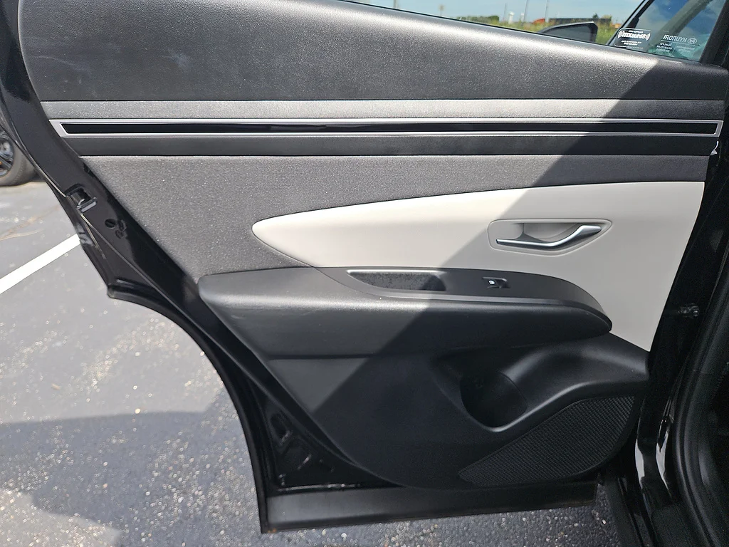 Used 2023 Phantom Black Pearl Hyundai SEL image 16