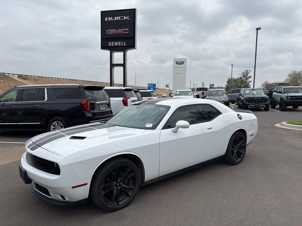 2018 Dodge Challenger SXT's photo