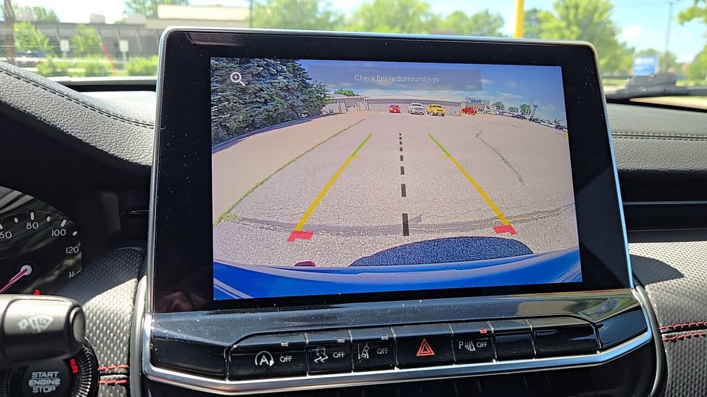 Used 2025 Hydro Blue Pearlcoat Jeep Trailhawk image 23