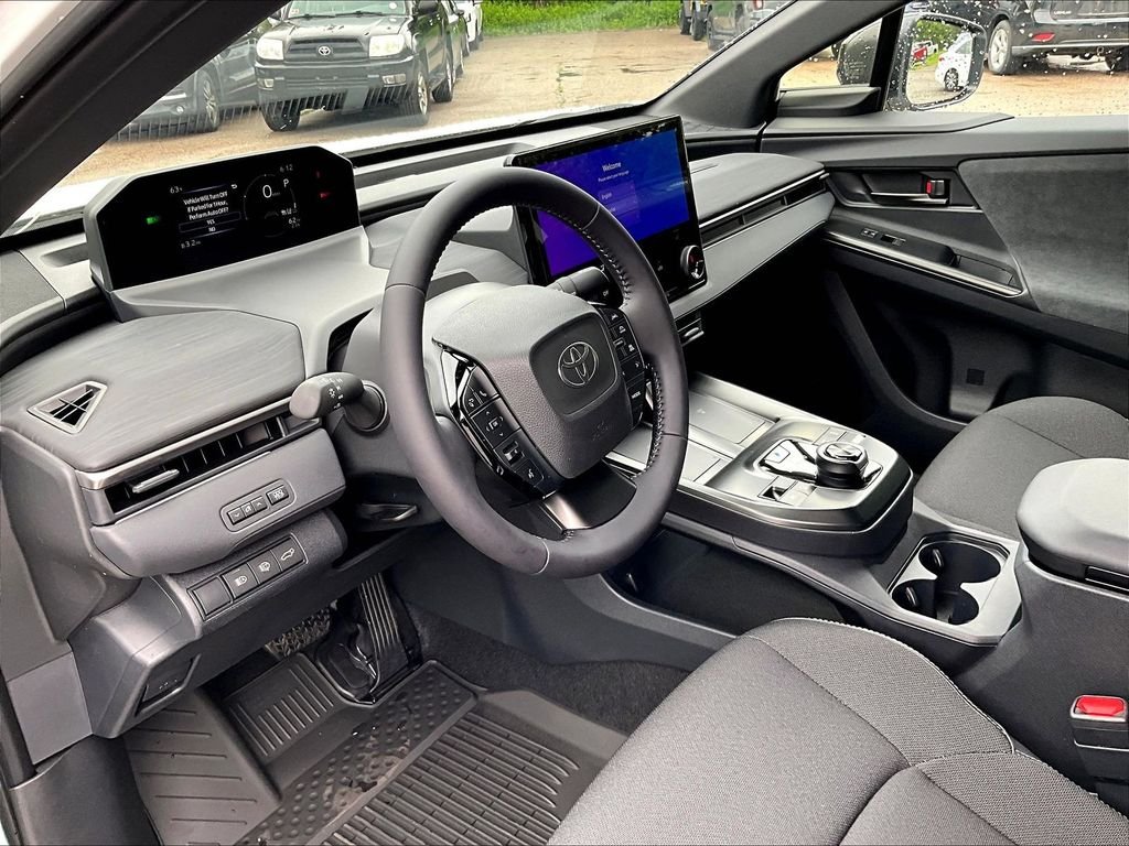 New 2026 Wind Chill Pearl Toyota SE image 9