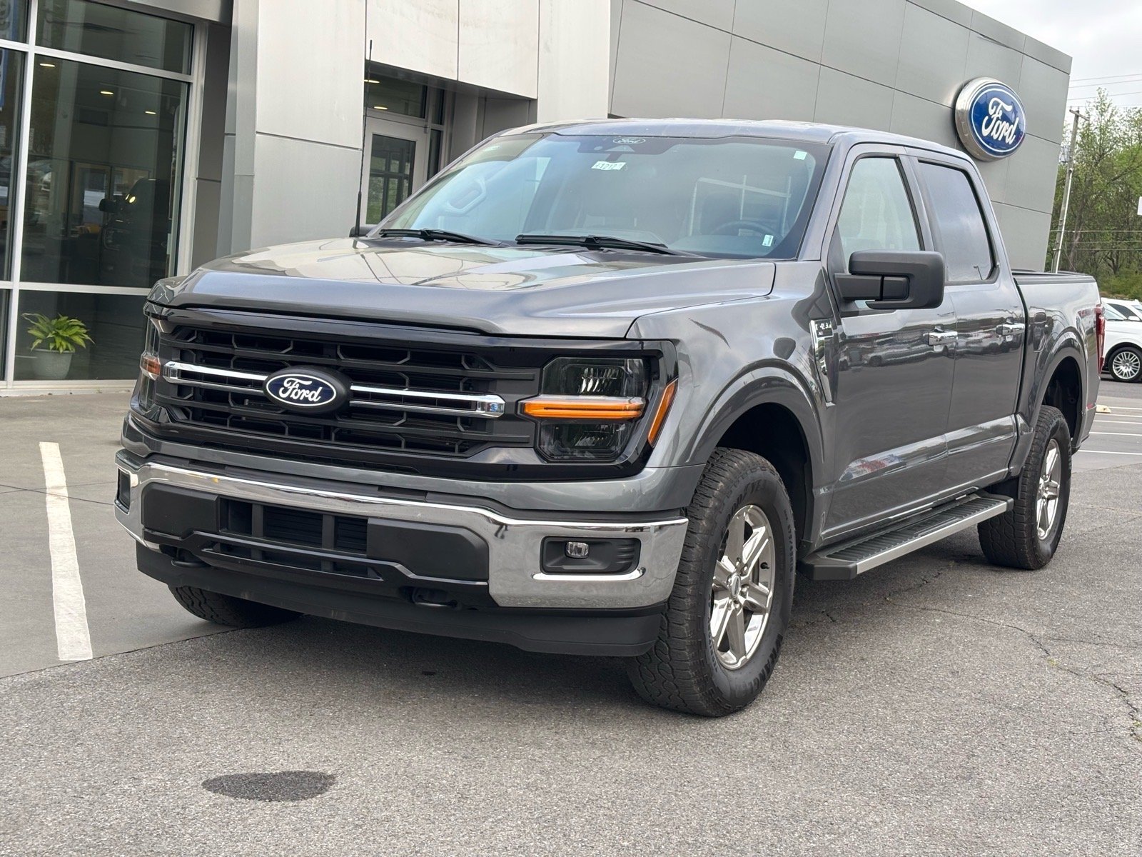 Used 2025 Gray Ford XLT image 2