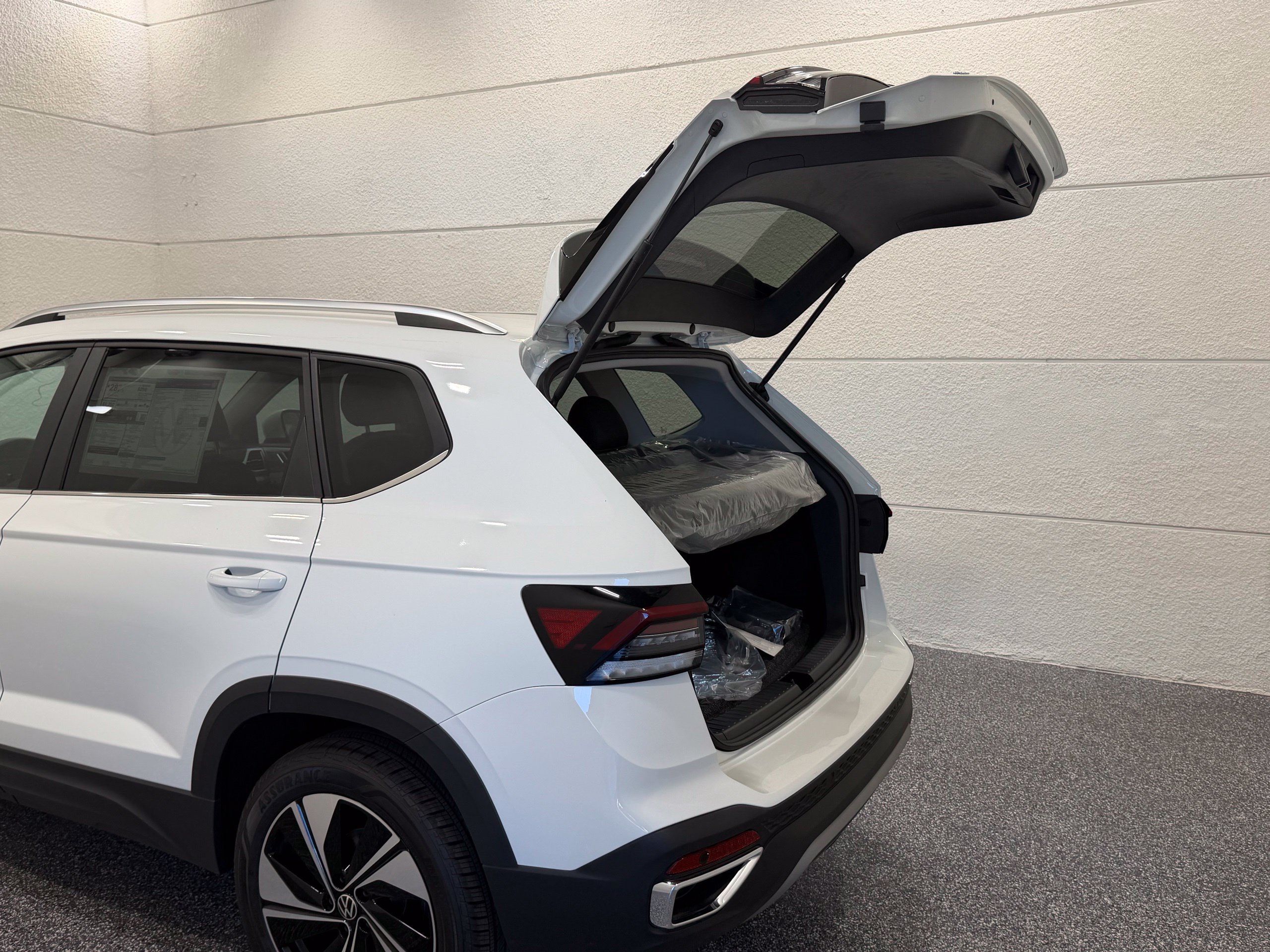 New 2026 White Volkswagen 1.5T SE image 23