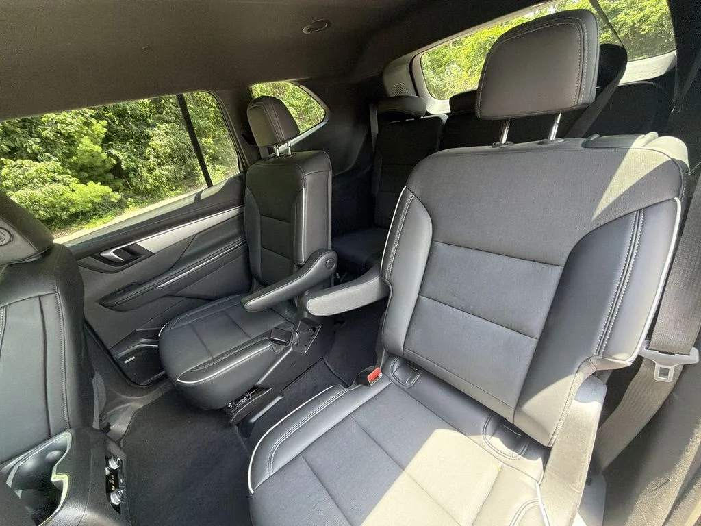 Used 2025 Black Buick Preferred image 26