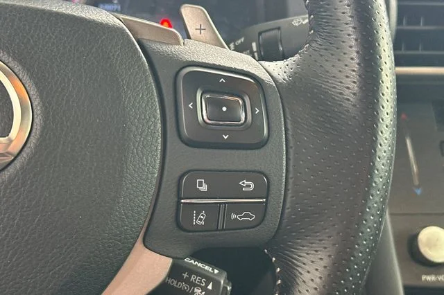 Used 2020 White Lexus 350 image 28