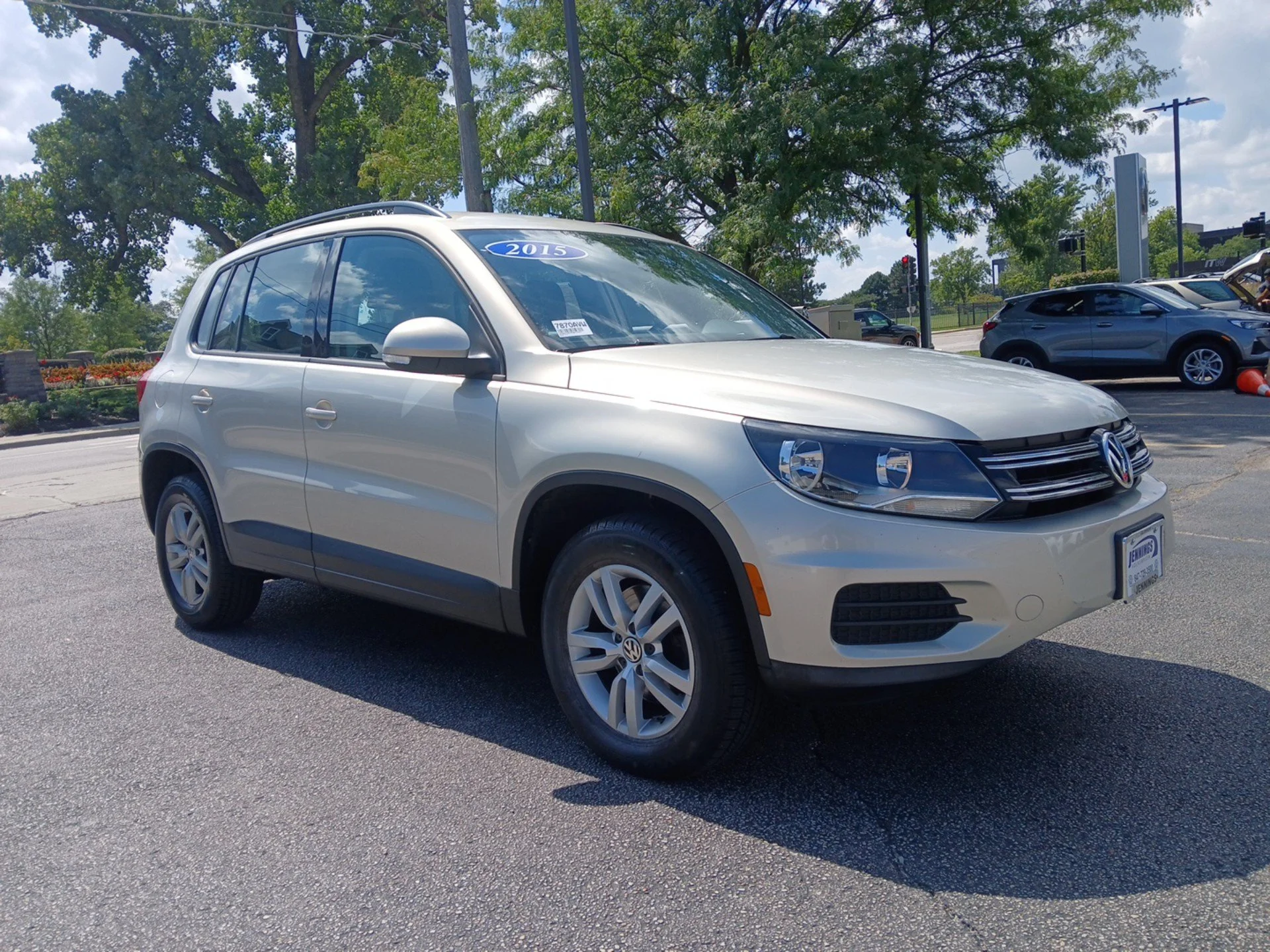 Used 2015 Volkswagen Tiguan S with VIN WVGAV7AX7FW573327 for sale in Glenview, IL