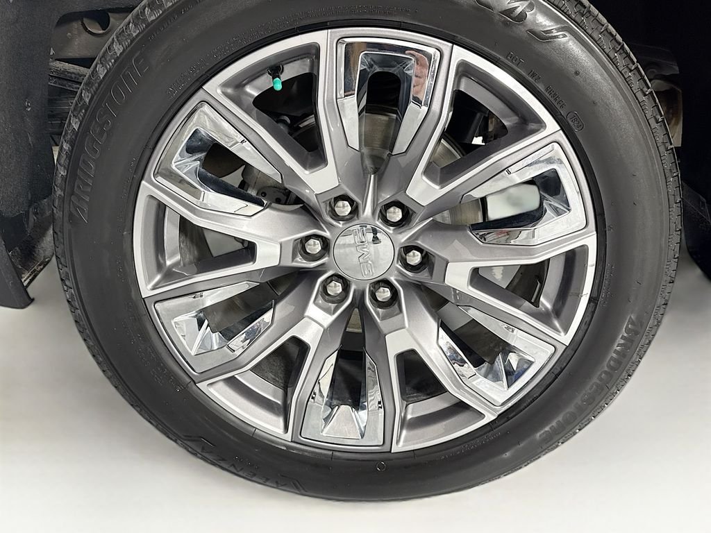 Used 2024 Red GMC Denali image 34