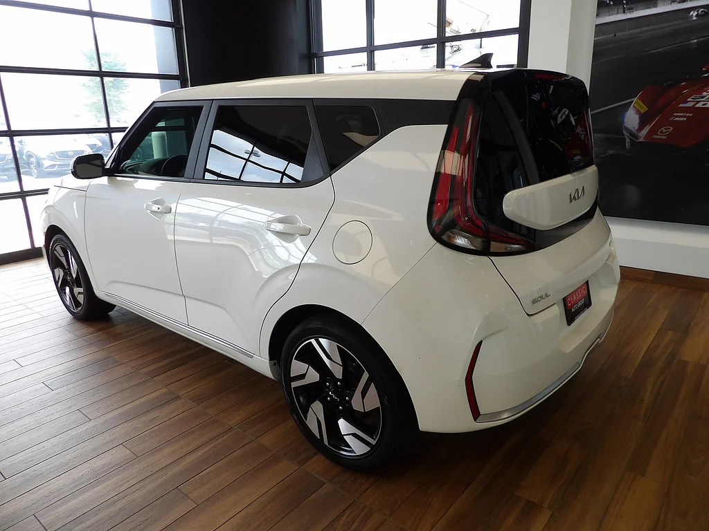 Used 2023 Snow White Pearl Kia GT-Line image 8