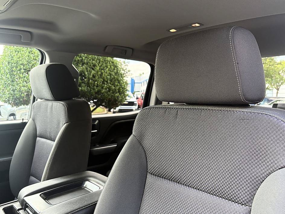 Used 2016 Silver Ice Metallic Chevrolet LT image 18