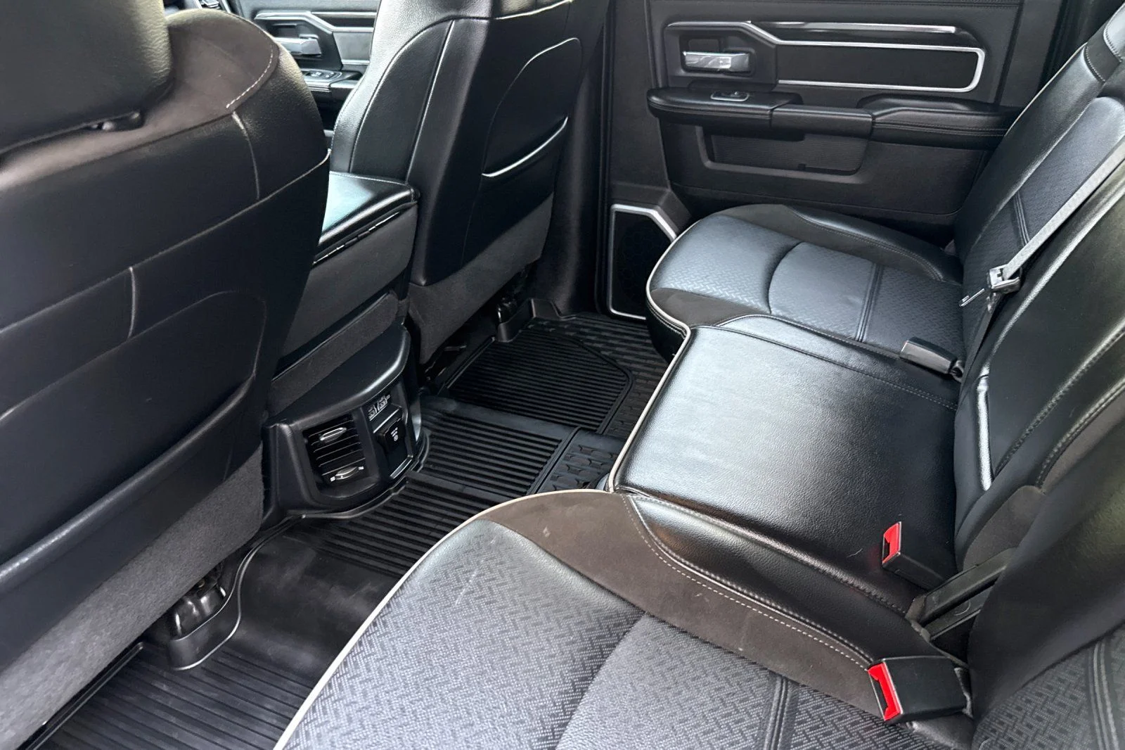 Used 2022 Red Ram Laramie image 11