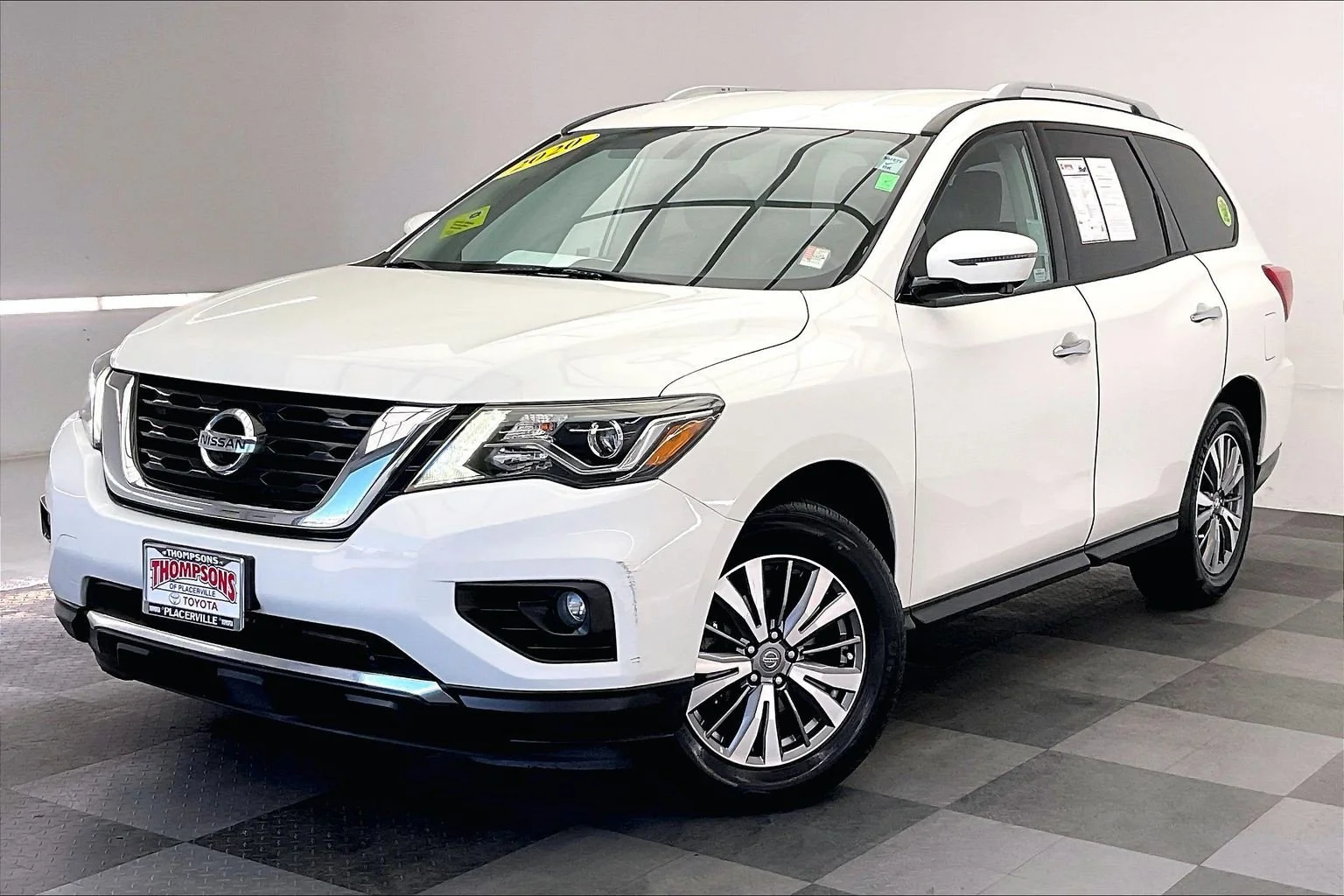Used 2020 Glacier White Nissan SL image 12