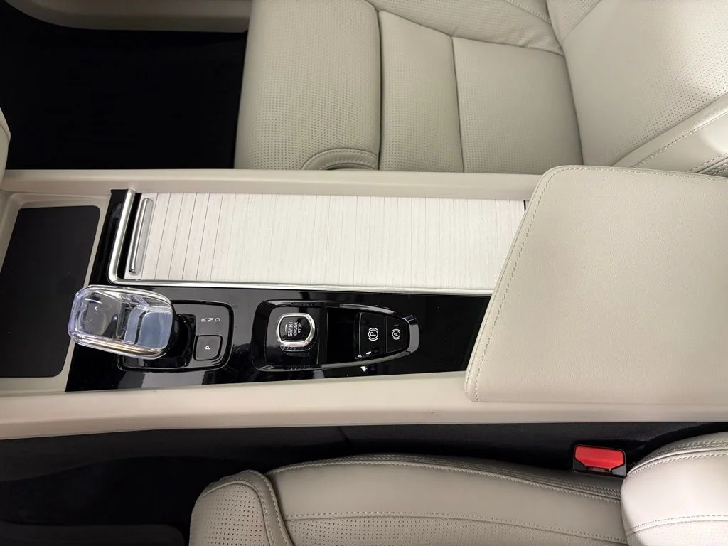 New 2026 Vapour Grey Volvo Ultra image 31