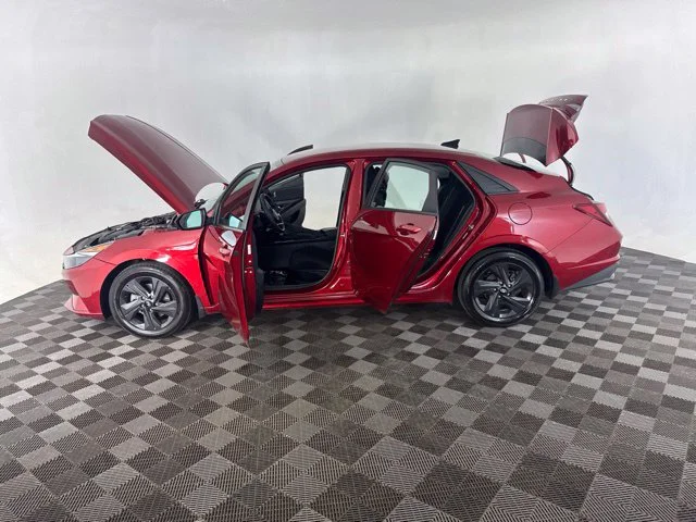 Used 2023 Red Hyundai SEL image 11