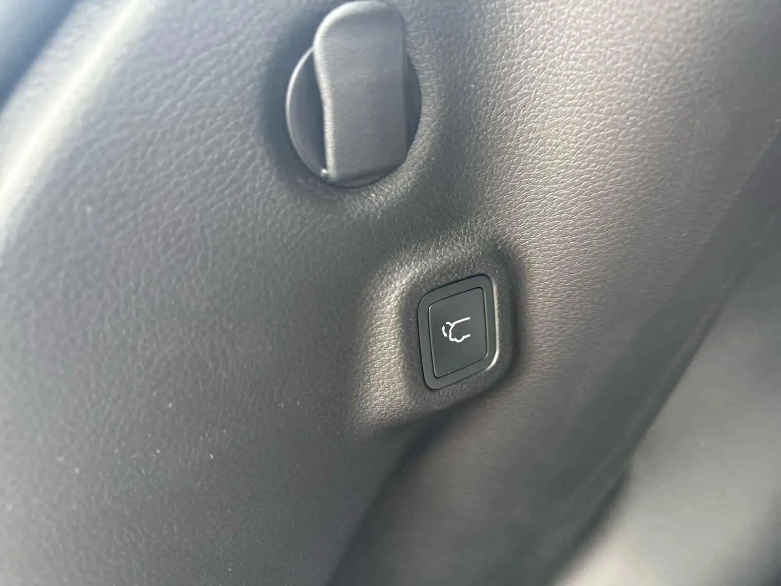 New 2026 Bright White Clearcoat Jeep Limited Altitude image 9