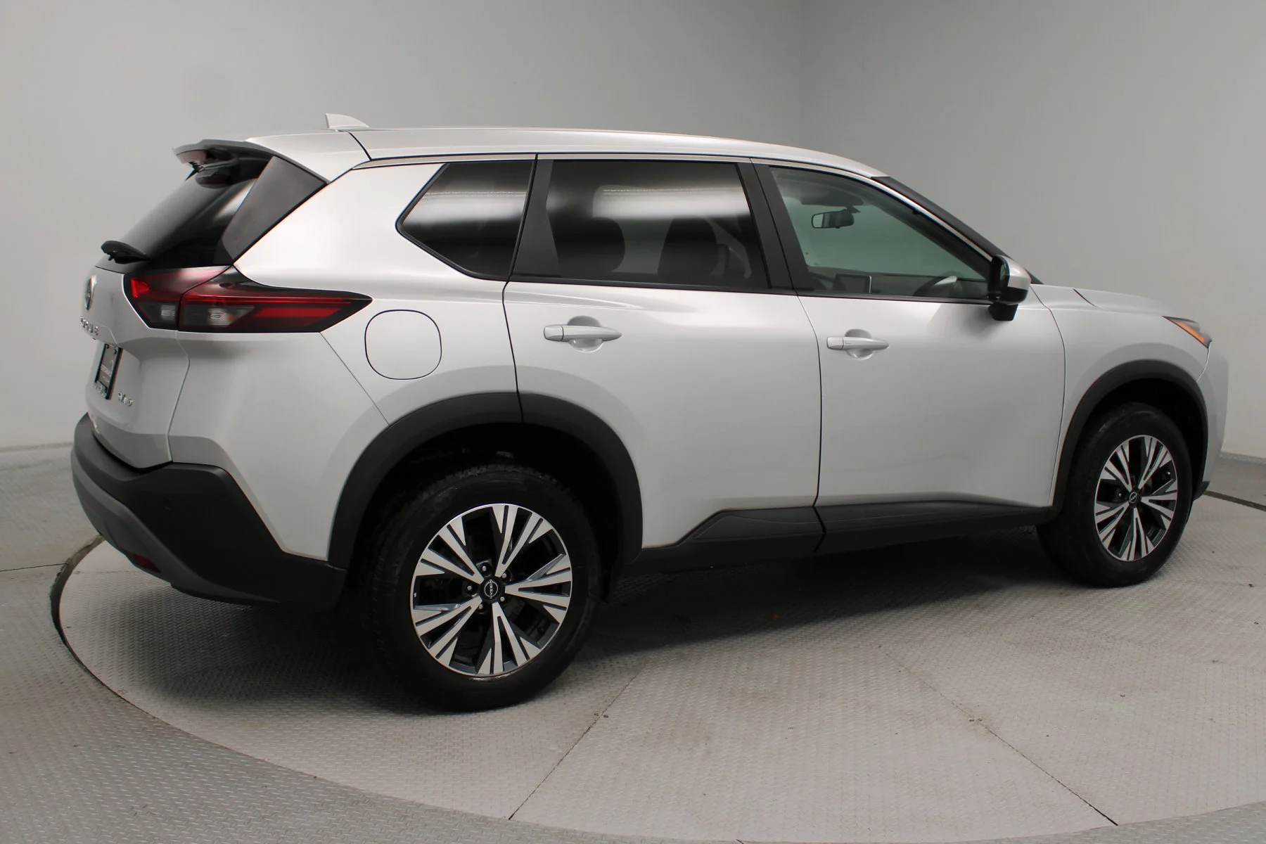 Used 2023 Brilliant Silver Metallic Nissan AWD SV image 24