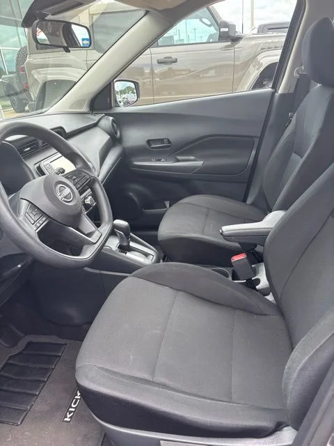 Used 2024 Gray Nissan S image 18