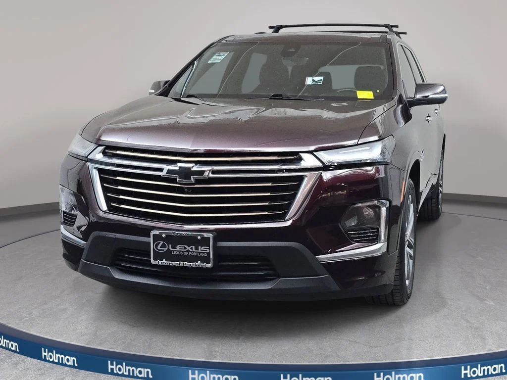 Used 2023 Red Chevrolet High Country image 3