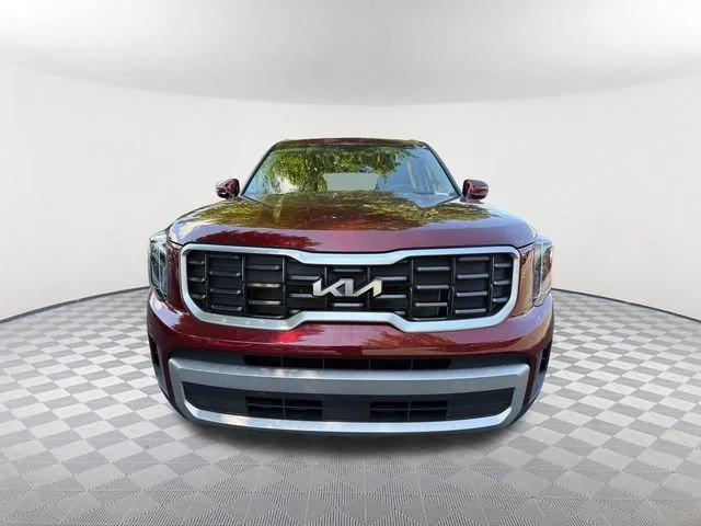 Used 2023 Red Kia S image 2