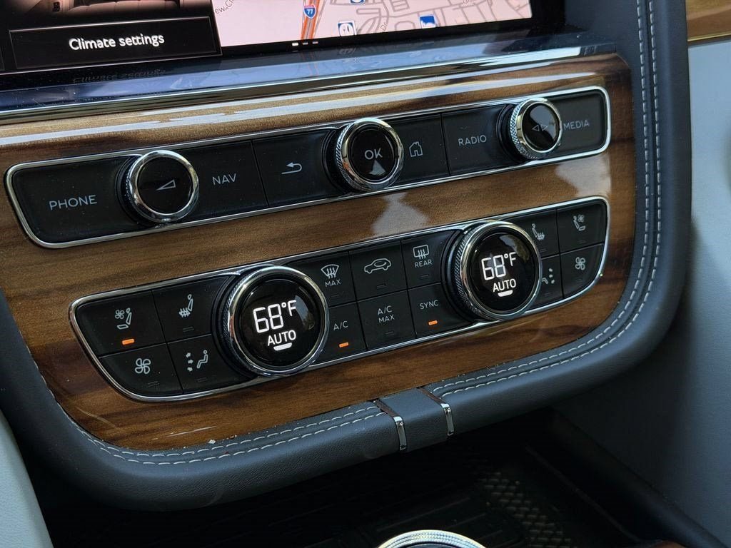 Used 2025 Gravity Gray Bentley Azure image 26