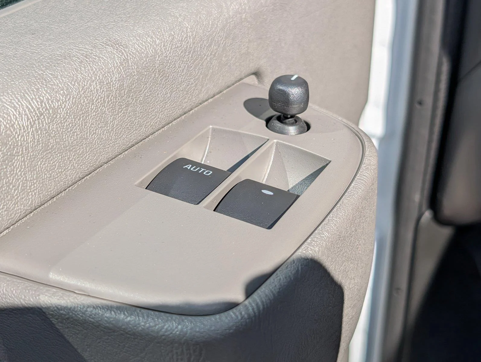 New 2026 Summit White GMC Work Van image 14