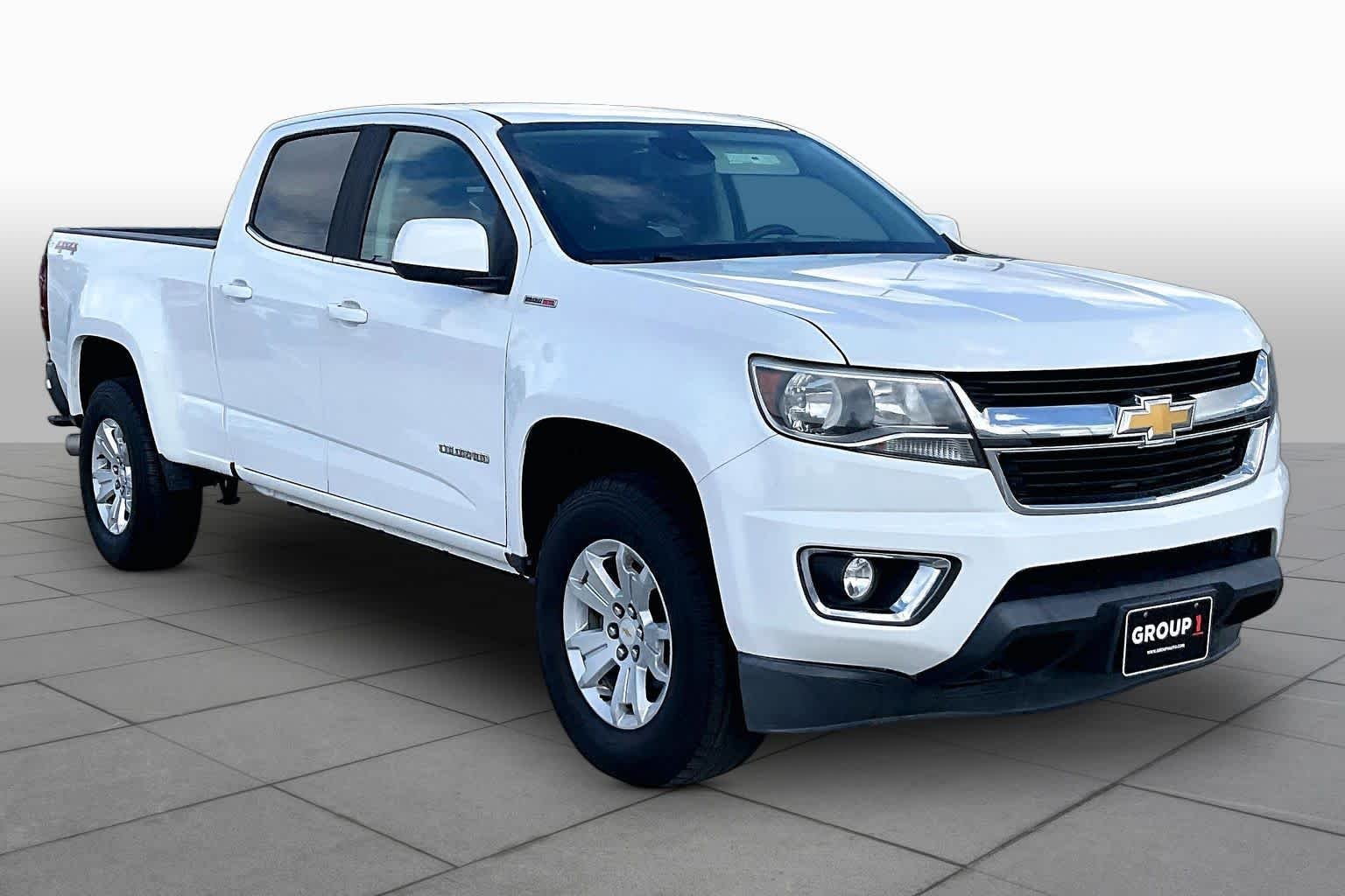 Used 2018 Summit White Chevrolet 4WD LT image 3
