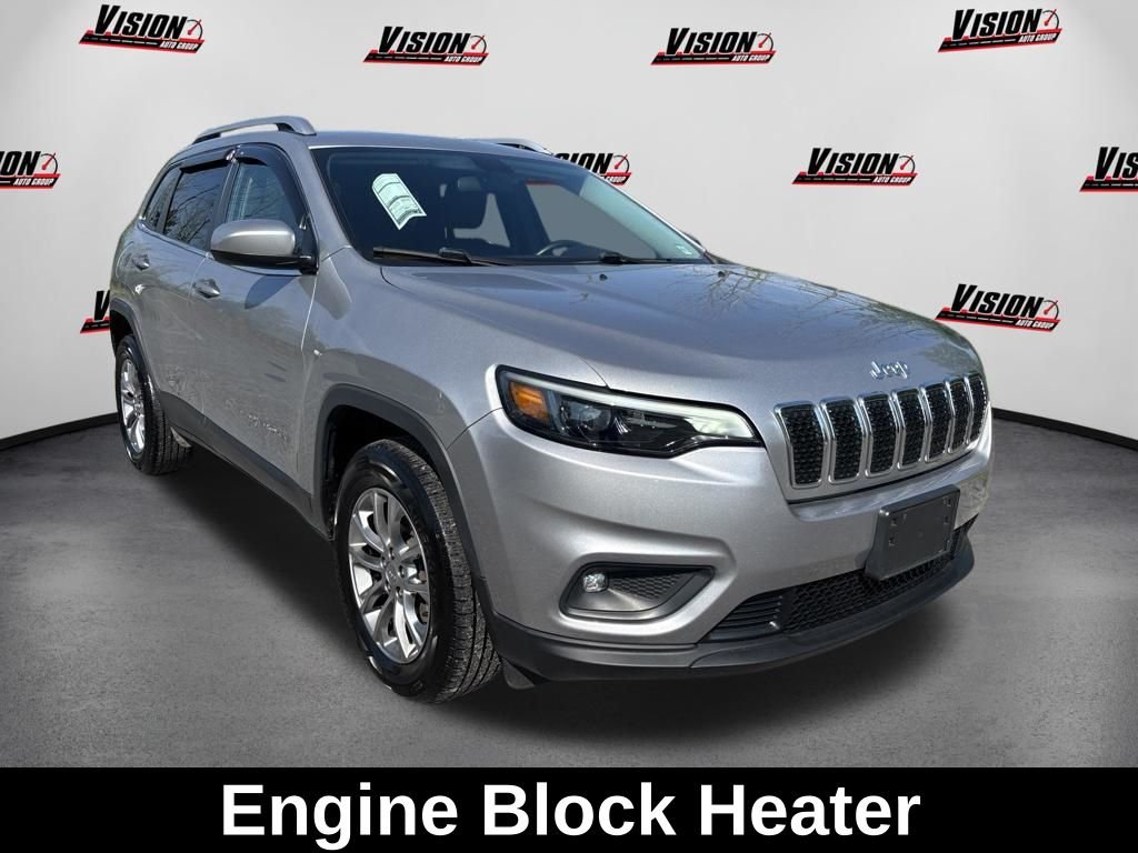 Used 2019 Silver Jeep Latitude Plus image 8