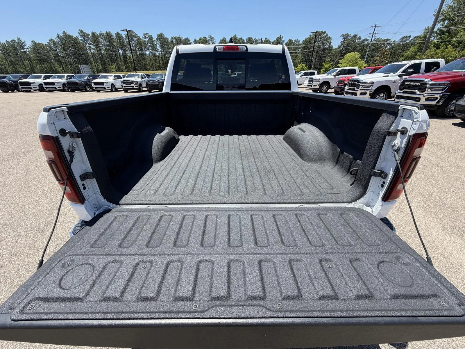 Used 2022 Bright White Clearcoat Ram Laramie image 18