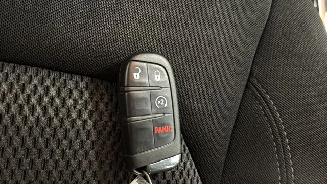 Used 2022 Colorado Red Jeep Latitude image 20