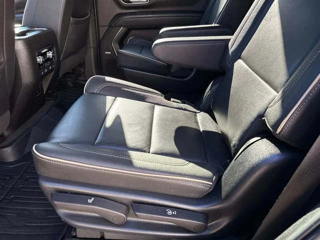 Used 2022 Black GMC SLT image 16