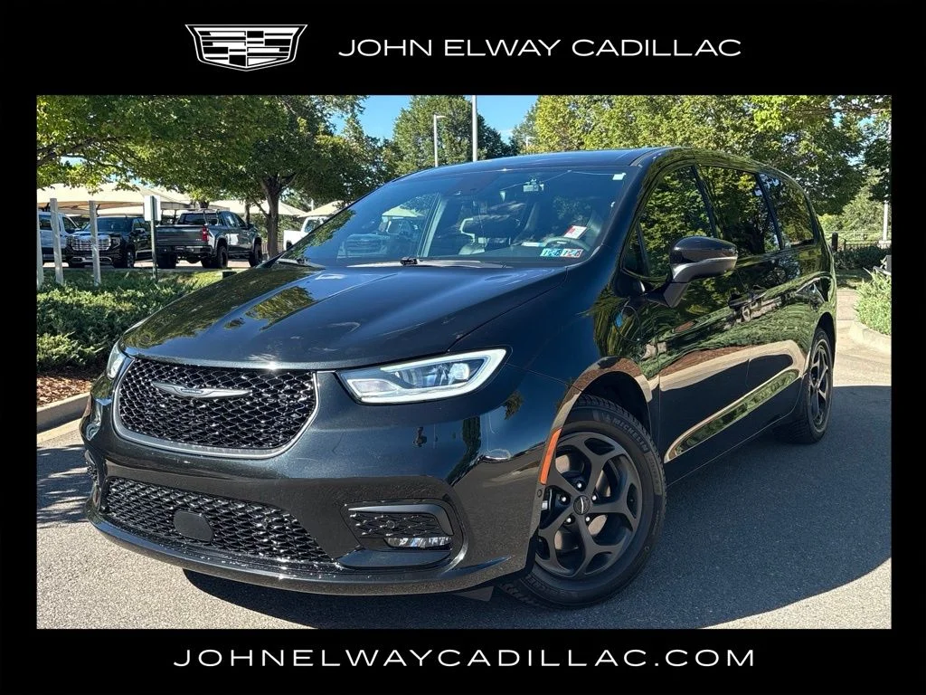 Used 2023 Black Chrysler Touring L image 1