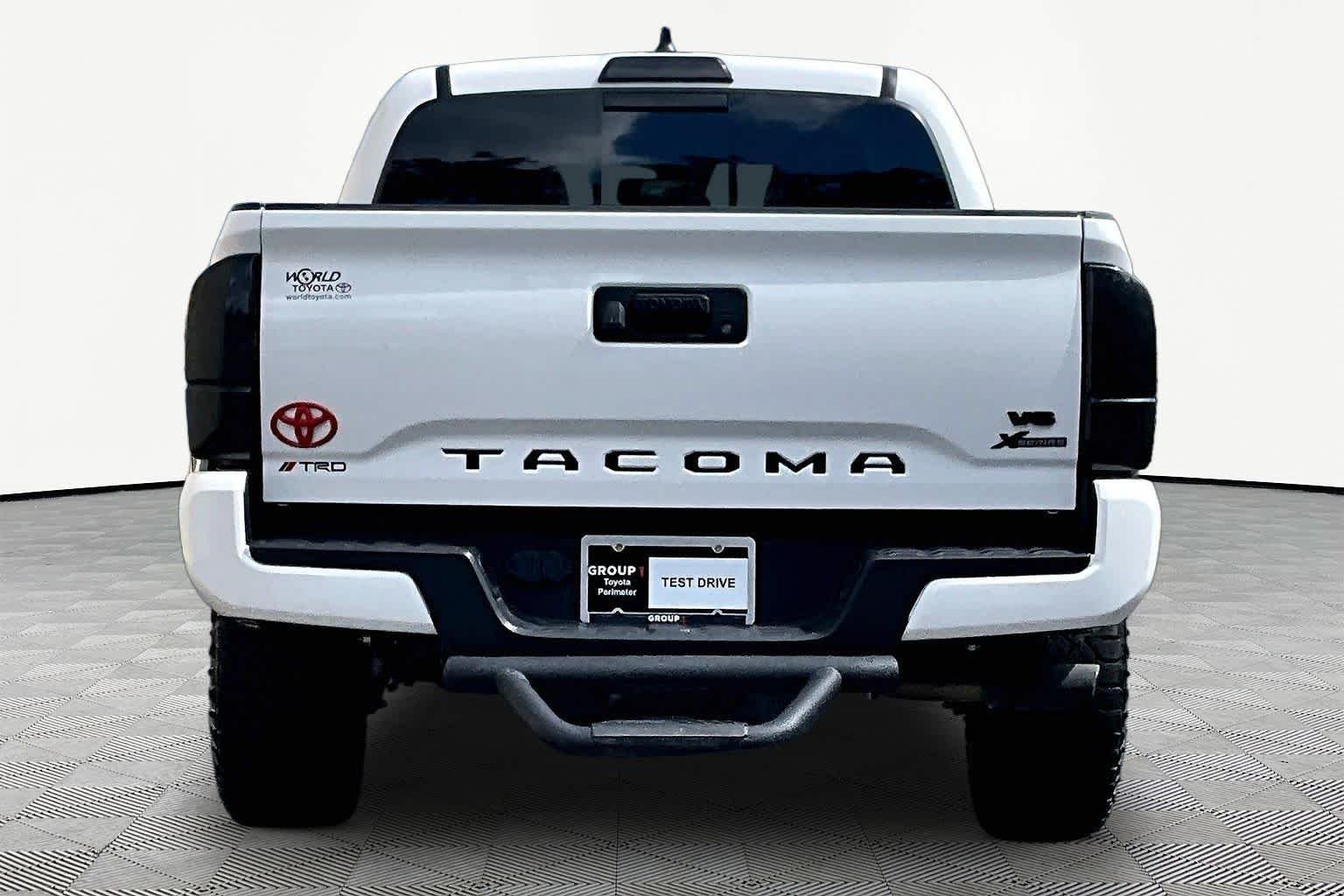 Used 2022 White Toyota SR5 image 5