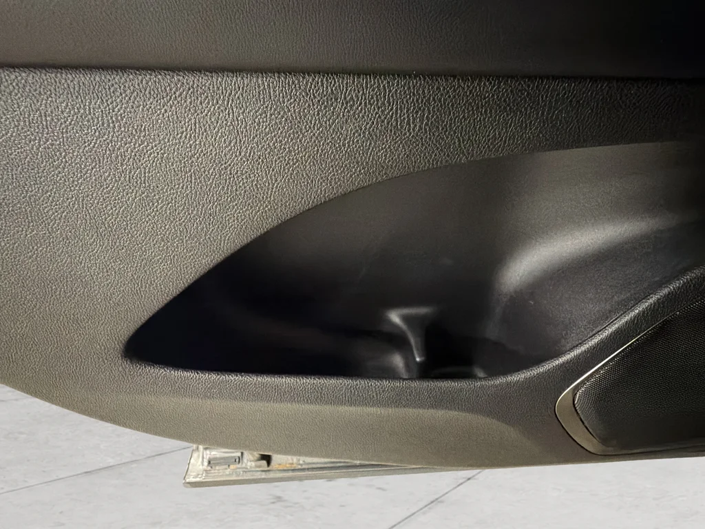 Used 2017 Gray Lincoln Reserve image 27