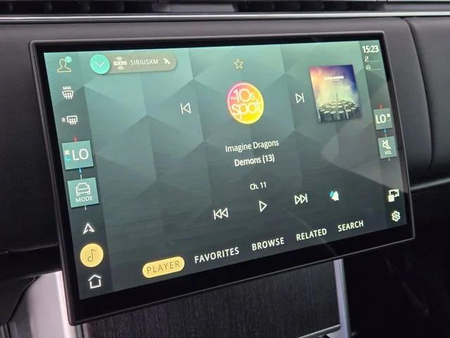 New 2026 Eiger Grey Land Rover SE image 24