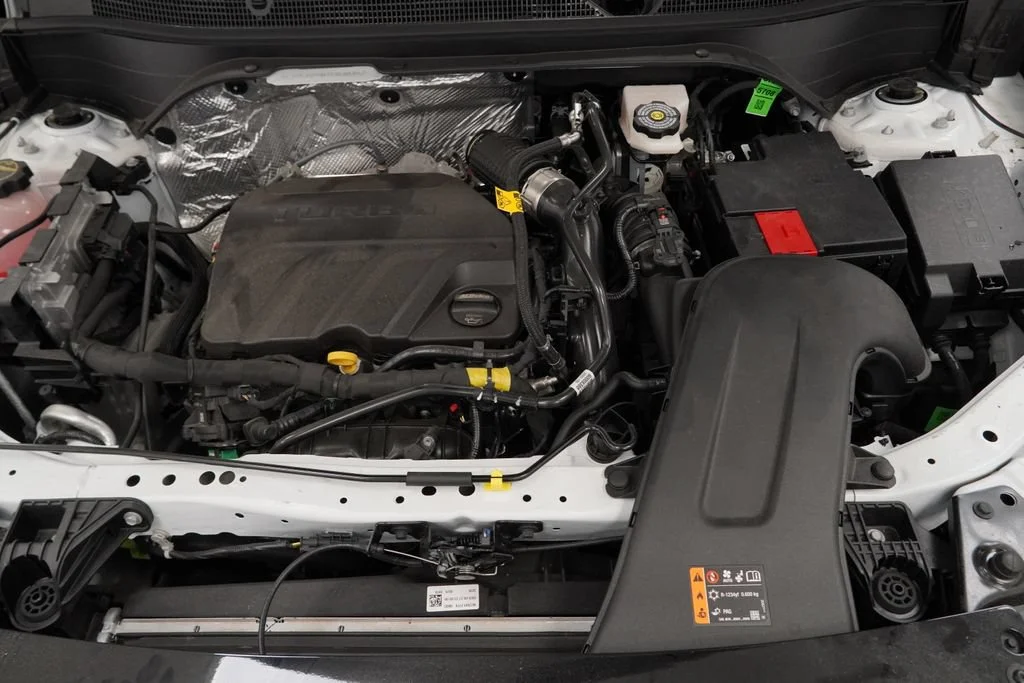 New 2026 Summit White Chevrolet ACTIV image 39