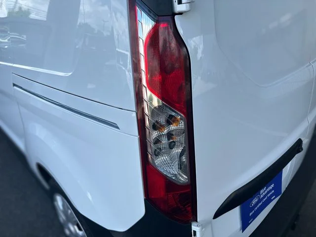 Used 2021 White Ford XL image 24