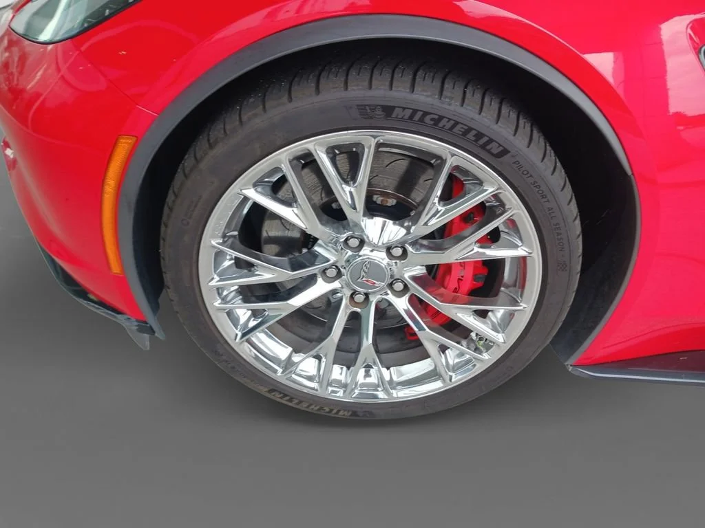 Used 2015 TORCH RED Chevrolet Z06 2LZ image 15