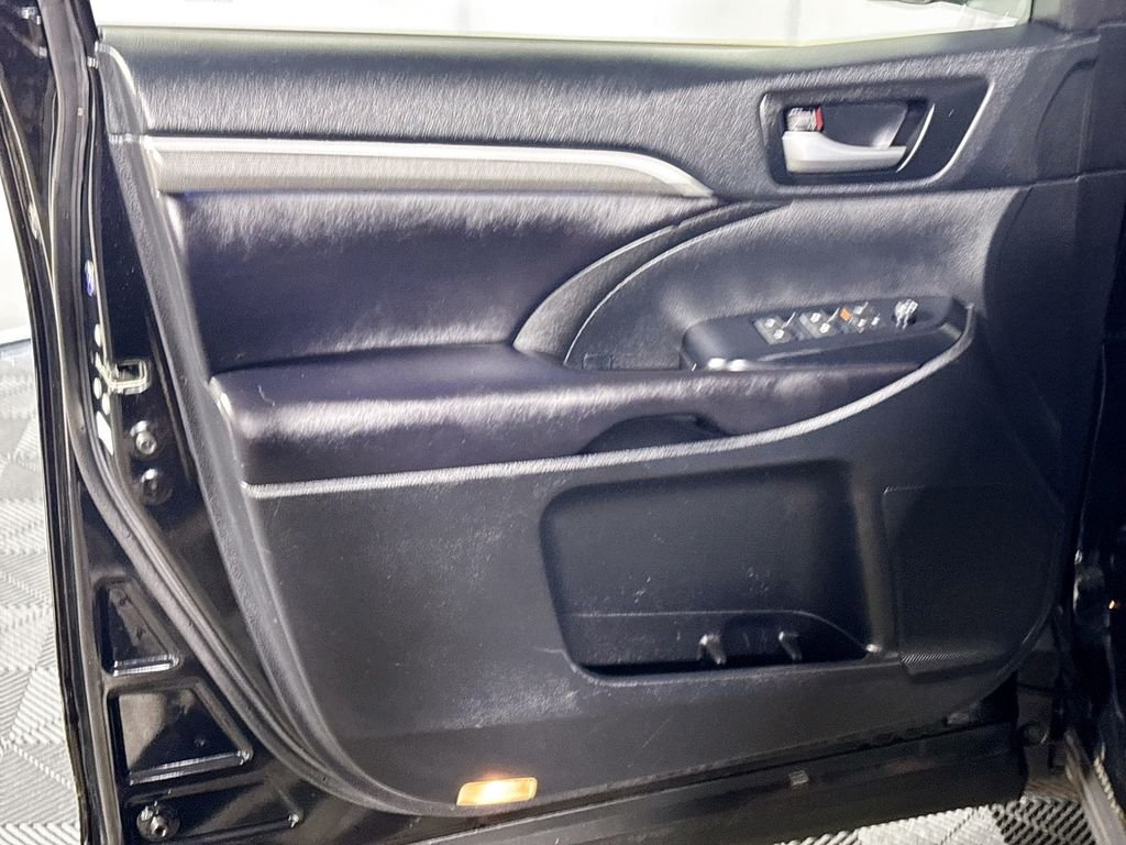 Used 2019 Black Toyota SE image 10
