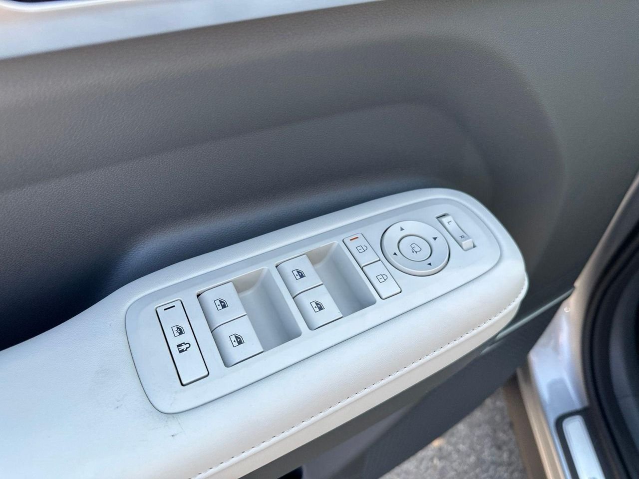 New 2027 Silver Hyundai Calligraphy AWD image 104
